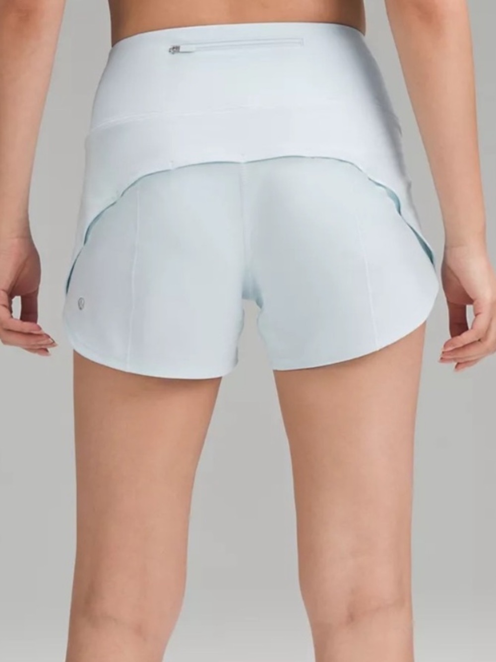 Lululemon HighRise Speed Up size 8, 4” inseam